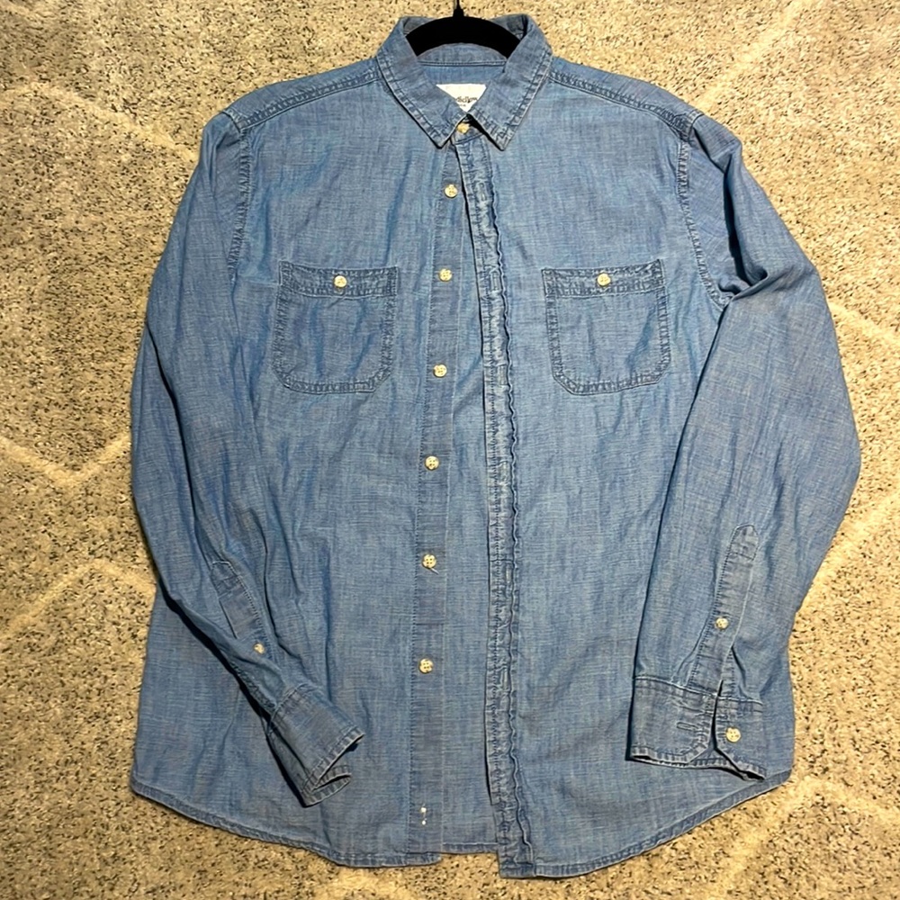 Goodfellow & Co. Denim style button up (M)